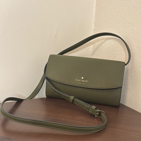 kate spade Handbags - Kate Spade Seaweed Green crossbody